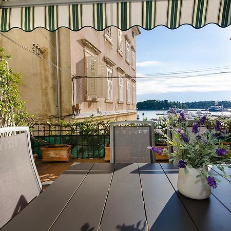 Apartment Noemi ロヴィニ エクステリア 写真