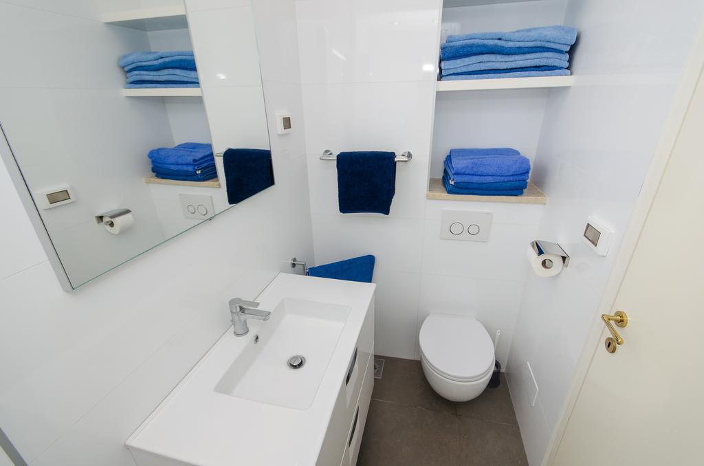 Apartment Noemi ロヴィニ エクステリア 写真