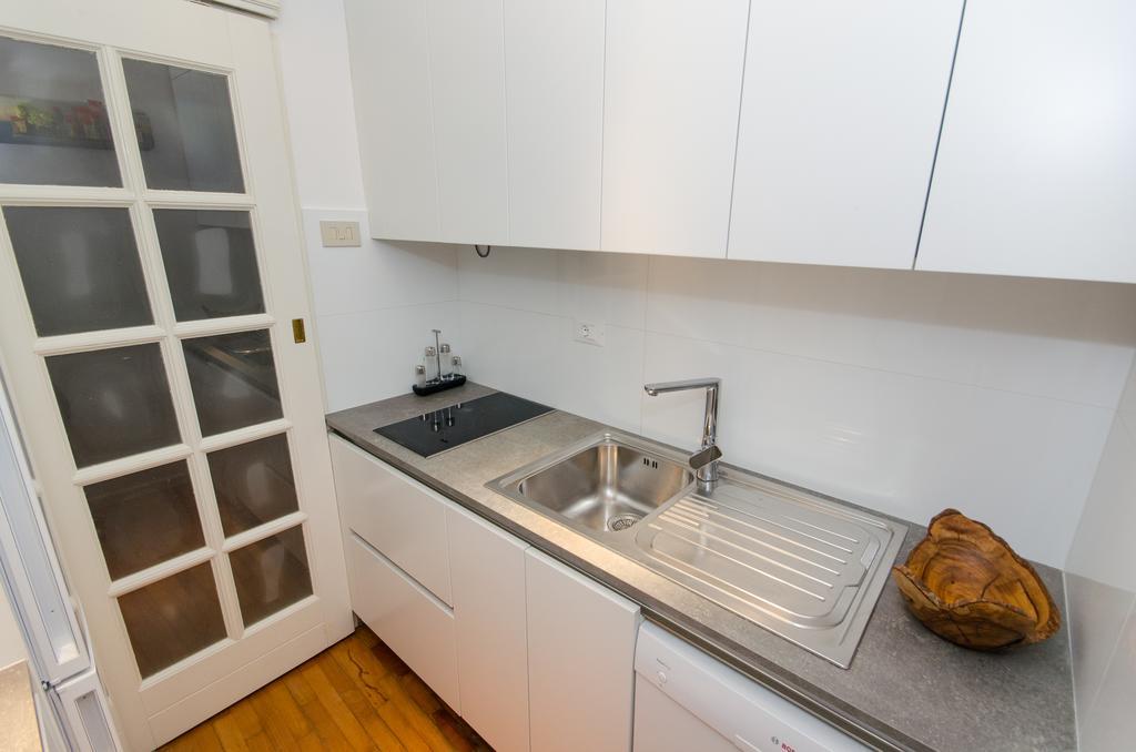 Apartment Noemi ロヴィニ エクステリア 写真