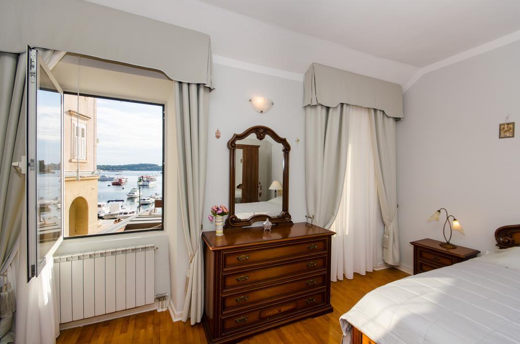 Apartment Noemi ロヴィニ エクステリア 写真